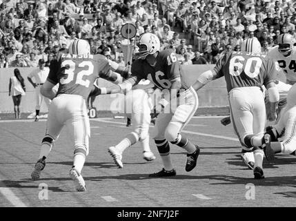 Jim Plunkett (16) quarterback for the New England Patriots, Nov