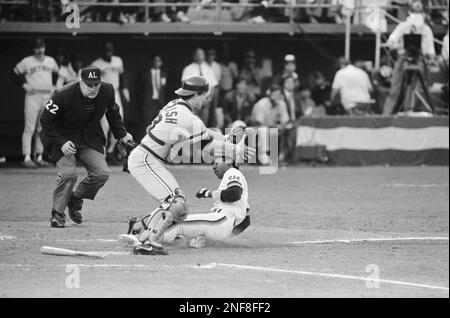 Second baseman Alan Wiggins of the San Diego Padres throws to