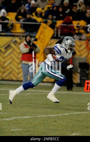 Dallas Cowboys' Adam Jones (21) plays against the Pittsburgh