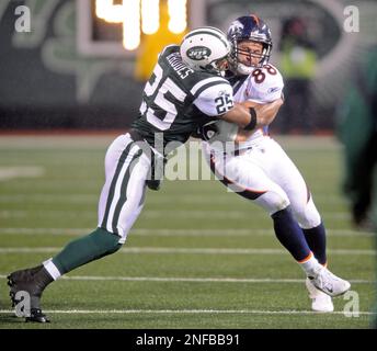 East Rutherford, New Jersey, USA. 21st Aug, 2015. Jets offensive linemen  center Nick Mangold (74), left tackle D'Brickashaw Ferguson (60), right  tackle Breno Giacomini (68), and right guard Willie Colon (66) watch