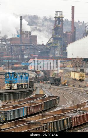 https://l450v.alamy.com/450v/2nfc464/this-is-part-of-united-states-steel-corps-edgar-thomson-works-in-braddock-pa-monday-nov-17-2008-pittsburgh-based-united-states-steel-corp-which-posted-record-profits-for-the-three-months-ended-in-september-said-it-was-laying-off-675-workers-in-the-us-and-canada-due-to-weaker-demand-amid-the-economic-downturn-ap-photogene-j-puskar-2nfc464.jpg