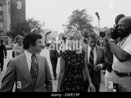 Watergate prosecutors Richard Ben-Veniste and Jill Wine Volner arrive ...