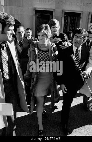 Watergate prosecutors Richard Ben-Veniste and Jill Wine Volner arrive ...