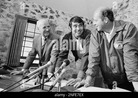 Joe Kapp of the Minnesota Vikings is shown in 1969. (AP Photo Stock Photo -  Alamy