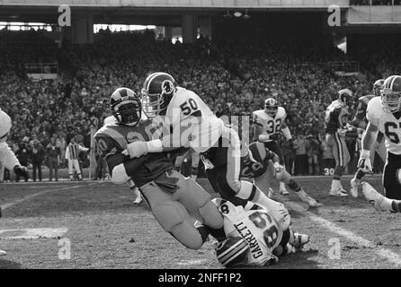 1990 Press Photo Los Angeles Rams Wide Receiver Henry Ellard Catching  Football