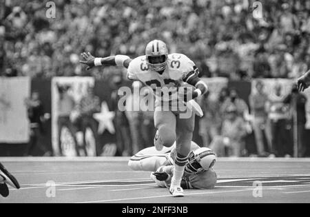 Tony dorsett cowboys Black and White Stock Photos & Images - Alamy