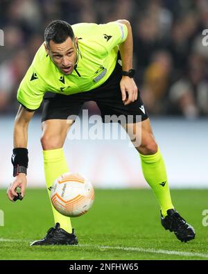 The referee Maurizio Mariani during the La Liga match between FC Barcelona and Manchester United played at Spotify Camp Nou Stadium on February 16, 2023 in Barcelona, Spain. (Photo by Sergio Ruiz / PRESSIN) Stock Photo