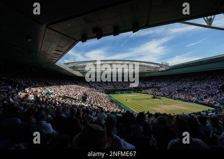 General view of Centre Court during the Men’s Singles Final between Novak Djokovic and Nick Kyrgios at the 2022 Wimbledon Championships Stock Photo