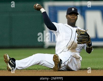 Detroit Tigers shortstop Edgar Renteria throws to first base against the  Washington Nationals in a Grapefruit League spring training baseball game  in Lakeland, Fla., Tuesday, March 18, 2008. (AP Photo/Paul Sancya Stock