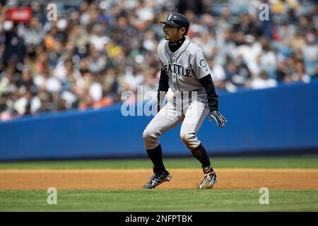 Ichiro: 3 singles, but double steals show