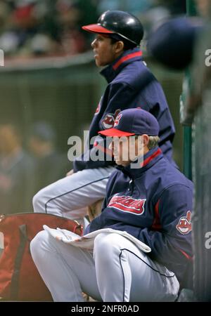 Cleveland Indians outfielder Kenny Lofton, left, talks with hitting coach  Derek Shelton before the Indians' baseball game against the Minnesota  Twins, Friday, July 27, 2007, in Cleveland. Lofton was traded from the