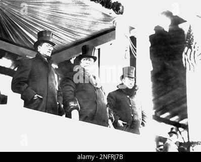 President William Howard Taft with big smile in tophat, and tails. Very ...