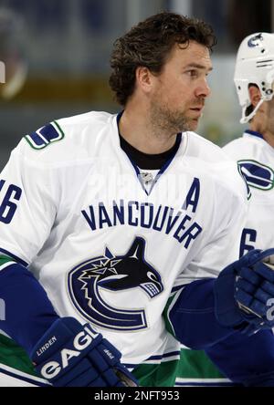 Trevor linden hi-res stock photography and images - Alamy