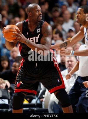 Miami Heat guard Penny Hardaway warms up before facing the Denver Nuggets  in the first quarter of an NBA basketball game in Denver on Sunday, Dec. 2,  2007. (AP Photo/David Zalubowski Stock