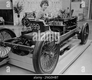 Barney Oldfield and Henry Ford with Ford '999', 1902. Artist: Unknown ...
