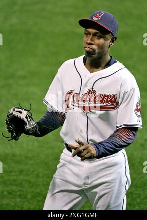 Cleveland Indians left fielder Kenny Lofton (7) and center fielder