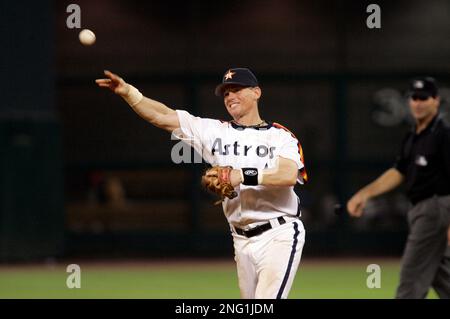 Houston Astros' Craig Biggio and his family throw out the ceremonial first  pitch during an on-field ceremony before playing the Atlanta Braves in his  last baseball game Sunday, Sept. 30, 2007 in