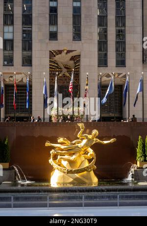 Prometheus Statue is in Rockefeller Center, New York City, USA. 2023 Stock Photo