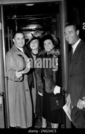 Lou Gehrig and wife at Penn - Old Images of New York