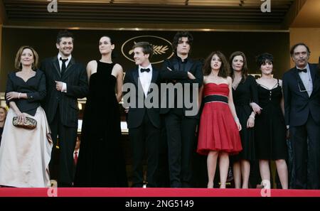 French actor Louis Garrel (R) and actress Chiara Mastroianni