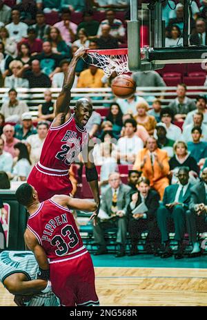 Michael jordan bulls finals 1996 hi-res stock photography and images - Alamy