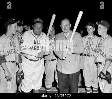 Otto Miller, left, of the Brooklyn Dodgers, and Babe Ruth, of the