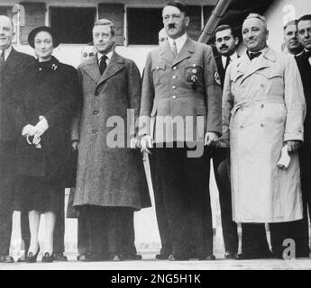 The Duke and Duchess of Windsor's country home Le Moulin de la Tuilerie ...