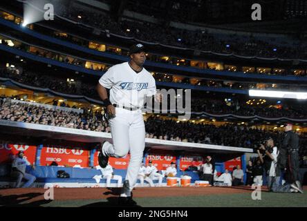 Toronto Blue Jays' Frank Thomas smacks his 500th home run in the first  inning against the Minnesota Twins on Thursday, June 28, 2007, in  Minneapolis, Minnesota. (Photo by David Brewster/Minneapolis Star  Tribune/MCT/Sipa