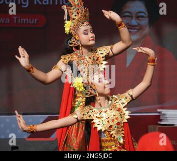 Indonesian perform sagita dance Stock Photo