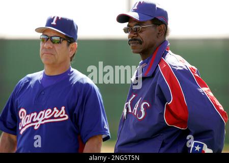 Texas Rangers manager Ron Washington during a baseball game against the  Seattle Mariners in Arlington, Texas, Wednesday, May 13, 2009. (AP  Photo/Tony Gutierrez Stock Photo - Alamy