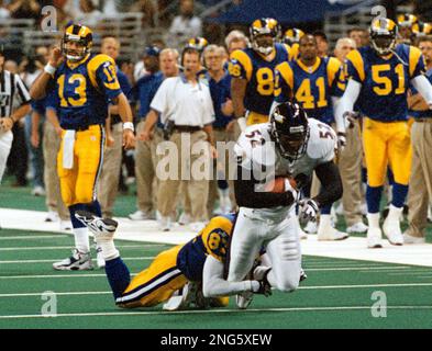 Baltimore Ravens' Ray Lewis (52) and teammate Ma'ake Kemoeatu (96