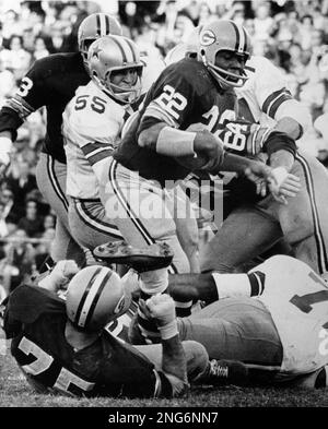 Green Bay Packers Elijah Pitts (22) moves for small gain against Detroit  Lions in a season opener, Sept. 18, 1967, Green Bay, Wisc. Lions Wayne  Walker (55) and some of his buddies