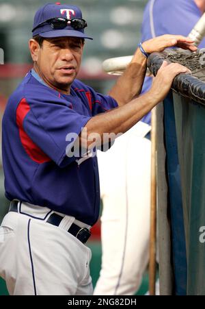 Texas Rangers manager Ron Washington during a baseball game against the  Seattle Mariners in Arlington, Texas, Wednesday, May 13, 2009. (AP  Photo/Tony Gutierrez Stock Photo - Alamy