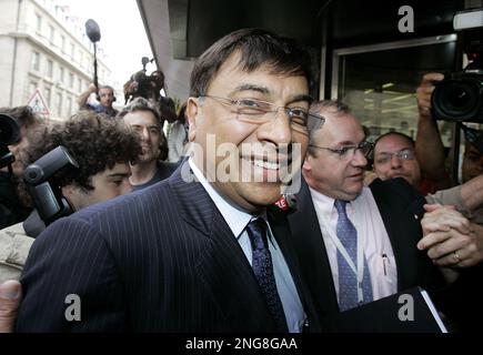 FILE ** Mittal Steel President Aditya Mittal, left, and Chief Executive  Officer Lakshmi Mittal, right, are seen at the start of a media conference  in Rotterdam, the Netherlands, in this Tuesday