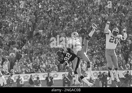 Safety CLIFF HARRIS (43)--1976  Dallas cowboys football team, Dallas  cowboys, Dallas cowboys football