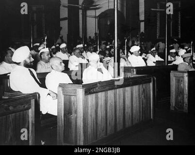 Jawaharlal Nehru With Lord Mountbatten Stock Photo - Alamy