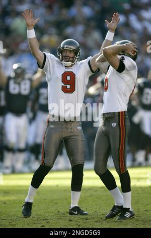 Tampa Bay Buccaneers' Jay Taylor (6) watches a replay as he played