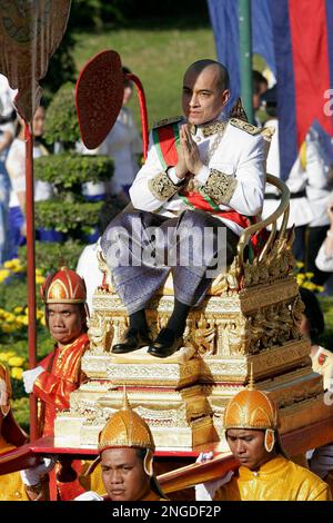 Combodian First Ruler Cambodian King Norodom Sihamoni is carried to the Royal Palace Friday ...