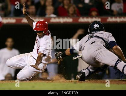 Seattle Mariners' Jamie Moyer pitches against the Los Angeles Angels during  the first inning of a baseball game in Anaheim, Calif., on Thursday, Aug.  17, 2006. Photo by Francis Specker Stock Photo - Alamy