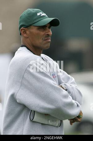 New York Jets coach Herman Edwards (L) acknowledges Head coach Dave  Wandstadt's Miami Dolphins 23-21 win against the New York Jets December  28th at Pro Player Stadium in Miami, Fl. The Miami Dolphins beat the New  York Jets 23-21 (UPI Photo