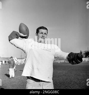 CIRCA 1960's: Quarterback/Kicker George Blanda of the Houston Oilers  News Photo - Getty Images