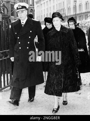 QUEEN LOUISE EARL MOUNTBATTEN & PAMELA HICKS ROYAL FAMILY 10 June 1960 ...