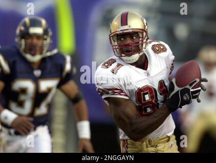 San Francisco 49ers Terrell Owens (81) jokes with the fans after scoring  two TDs in San Francisco, CA, Dec 7, 2003 . The 49ers defeated the  Cardinals 50-14. (UPI Photo/Terry Schmitt Stock Photo - Alamy