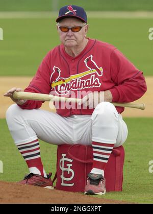 https://l450v.alamy.com/450v/2nggxpt/st-louis-cardinals-hall-of-famer-albert-red-schoendienst-watches-practice-while-seated-behind-the-mound-during-spring-training-feb-22-2002-in-jupiter-fla-in-1943-when-schoendienst-signed-his-first-professional-contract-he-gave-himself-four-or-five-years-to-make-it-in-baseball-and-60-years-later-hes-still-wearing-a-st-louis-cardinals-uniform-and-wielding-a-fungo-bat-in-spring-training-ap-photojames-a-finley-2nggxpt.jpg