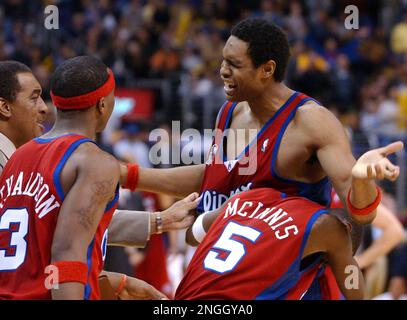 Arvydas Sabonis of the Portland Trail Blazers shoots over Michael  Olowokandi of the Los Angeles Clippers during an NBA basketball game on  Wednesday, Dec. 18, 2002, in Los Angeles. The Trail Blazers