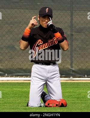 San Francisco Giants' Tsuyoshi Shinjo sets up to bunt against the Houston  Astros during the third inning Friday, April 19, 2002 in Houston. (AP  Photo/David J. Phillip Stock Photo - Alamy