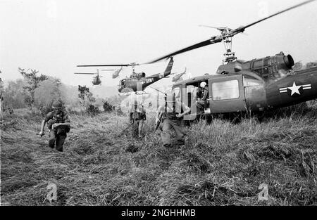 洋書 ARMY AVIATION IN VIETNAM 1961 1963 洋書 ARMY AVIATION IN VIETNAM 1961 1963 洋書 ARMY AVIATION