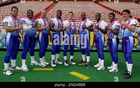 NFL FILE: Mike Alstott and Warrick Dunn of the Tampa Bay Buccaneers at the  Pro-Bowl in Honolulu, Hawaii. (Sportswire via AP Images Stock Photo - Alamy