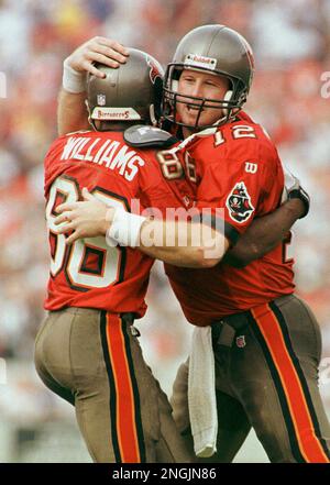 455 Tampa Bay Buccaneers Trent Dilfer Photos & High Res Pictures