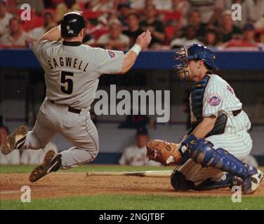 Todd Hundley of the Chicago Cubs during a 2002 MLB season game against the  Los Angeles Dodgers at Dodger Stadium, in Los Angeles, California. (Larry  Goren/Four Seam Images via AP Images Stock